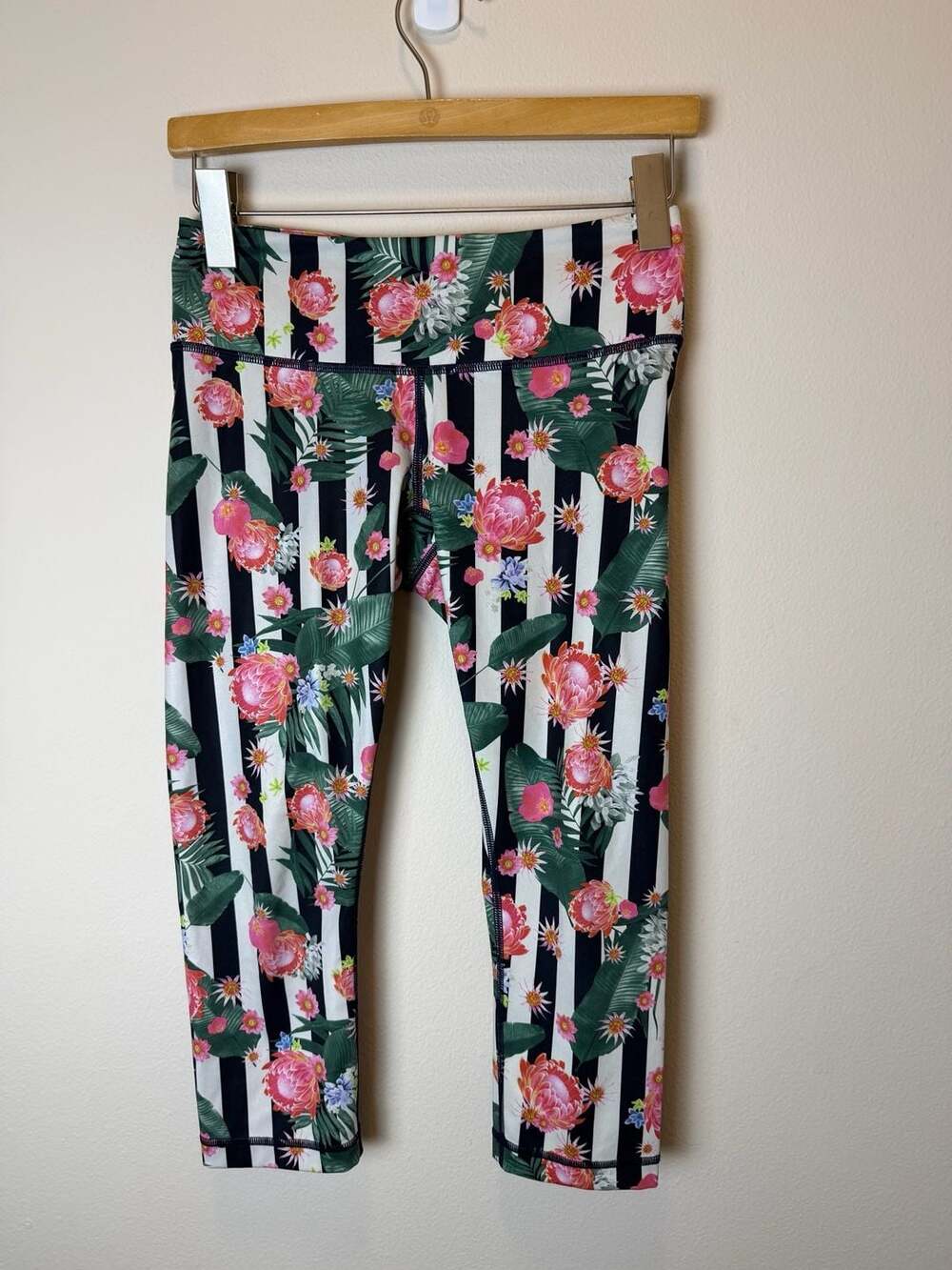 Lululemon Wunder Under Crop Full-On Luxtreme Palm Play Multi Size 6